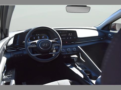 New 2026 Hyundai Elantra SE FWD image 11