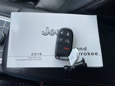 Used 2019 Jeep Grand Cherokee Limited w/ Luxury Group II AWD/4WD image 47