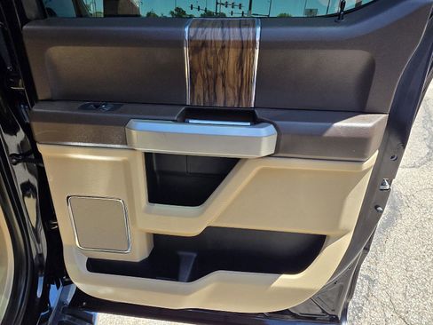 Used 2018 Ford F150 Lariat image 30