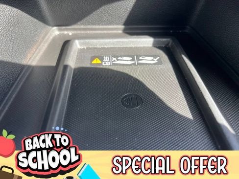 Used 2021 Chevrolet Traverse Premier FWD image 22