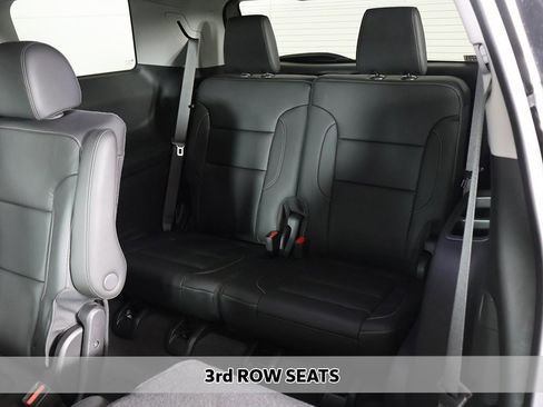 Used 2023 GMC Acadia SLT w/ Elevation Edition image 10