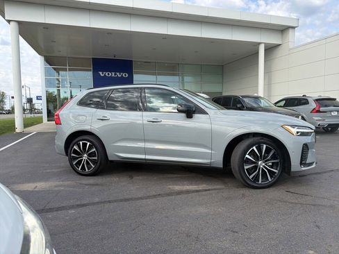 Used 2024 Volvo XC60 B5 Plus AWD/4WD image 2