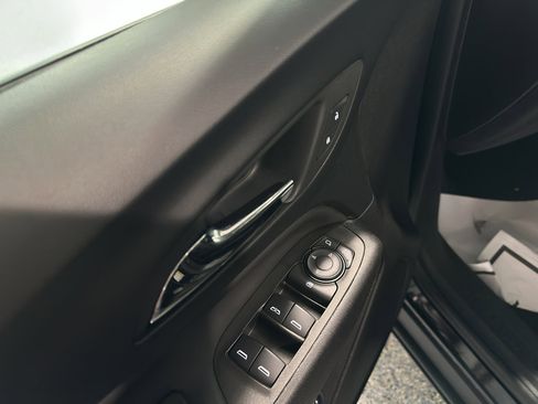 Used 2024 Chevrolet Equinox LT image 24