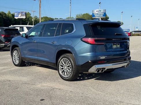 Used 2025 GMC Acadia Denali FWD image 5