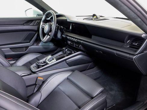 Used 2025 Porsche 911 Carrera GTS RWD image 7