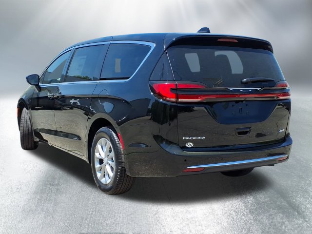 New 2027 Chrysler Pacifica Select AWD/4WD image 5