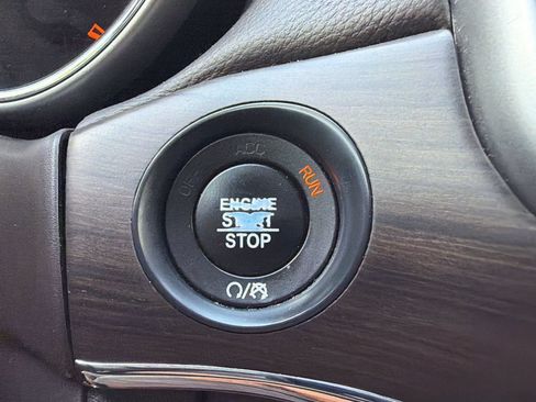 Used 2018 Jeep Grand Cherokee Overland AWD/4WD image 17