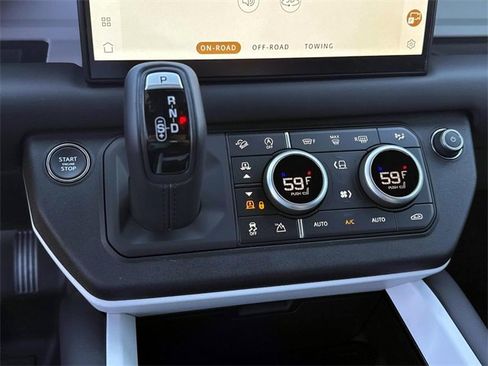 New 2025 Land Rover Defender 130 X-Dynamic SE image 24