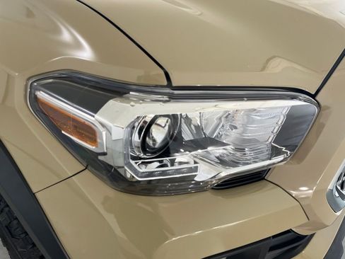 Used 2017 Toyota Tacoma TRD Off-Road w/ Tow Package RWD image 33