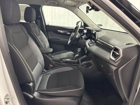 Used 2024 Chevrolet TrailBlazer LT w/ Convenience Package AWD/4WD image 59