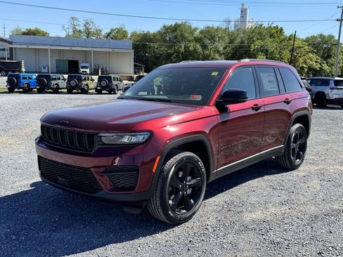 New 2025 Jeep Grand Cherokee Altitude AWD/4WD image 22