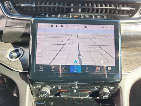 Certified 2024 Jeep Grand Cherokee Limited image 19