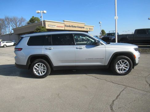 Used 2023 Jeep Grand Cherokee L Laredo image 8