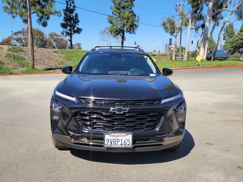 Used 2024 Chevrolet Trax ACTIV w/ Driver Confidence Package FWD image 2