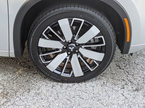 New 2025 Mitsubishi Outlander SEL image 11