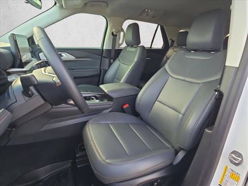 Used 2025 Ford Explorer Active w/ Active Comfort Package RWD image 15
