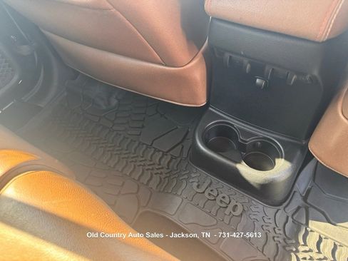 Used 2016 Jeep Wrangler Unlimited Sahara AWD/4WD image 23