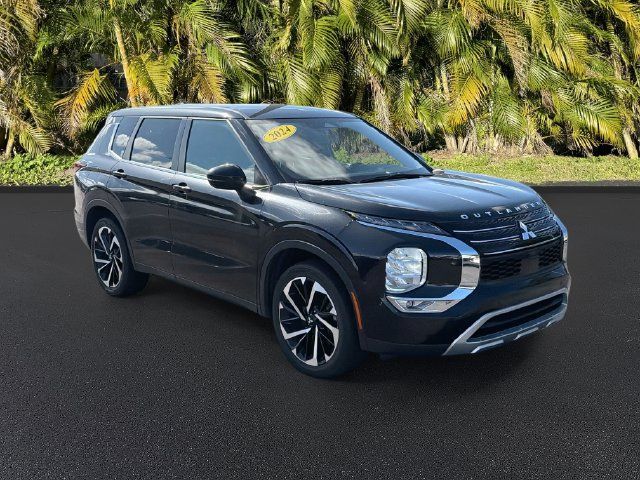 Used 2024 Mitsubishi Outlander SE FWD image 2