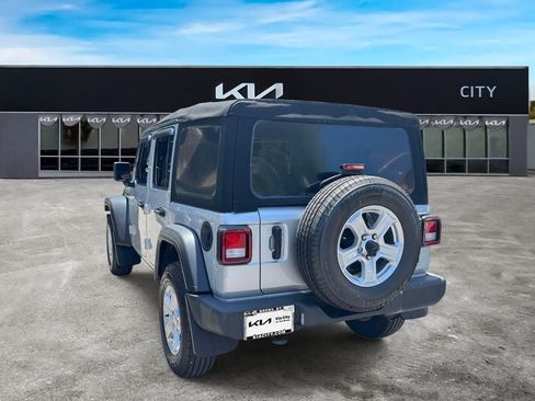 Used 2022 Jeep Wrangler Unlimited Sport AWD/4WD image 5