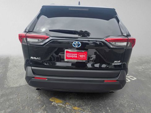 Used 2024 Toyota RAV4 XLE AWD/4WD image 4