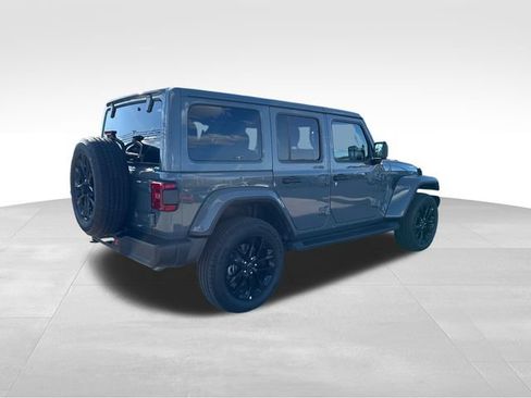 Used 2025 Jeep Wrangler Unlimited Sahara AWD/4WD image 5
