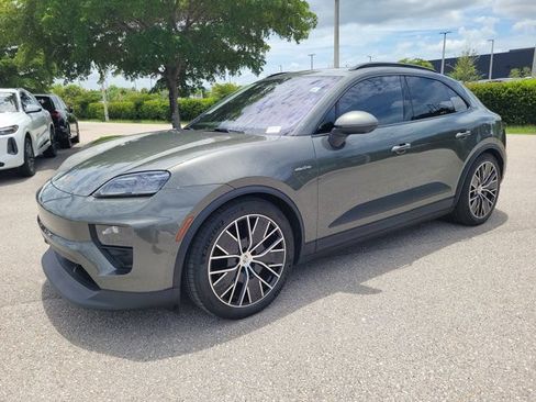 Used 2025 Porsche Macan Electric RWD image 4