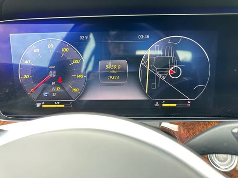 Used 2019 Mercedes-Benz E 300 4MATIC image 22