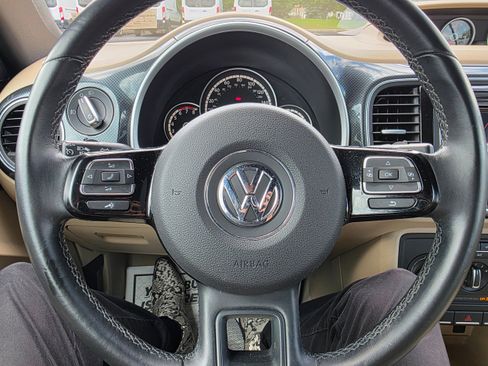 Used 2014 Volkswagen Beetle R-Line FWD image 12