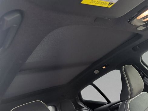 Used 2025 Volvo XC40 B5 Plus AWD/4WD image 12