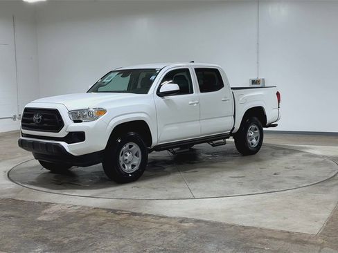 Used 2023 Toyota Tacoma SR image 5