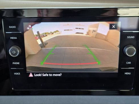 Used 2026 Volkswagen Jetta SE FWD image 16