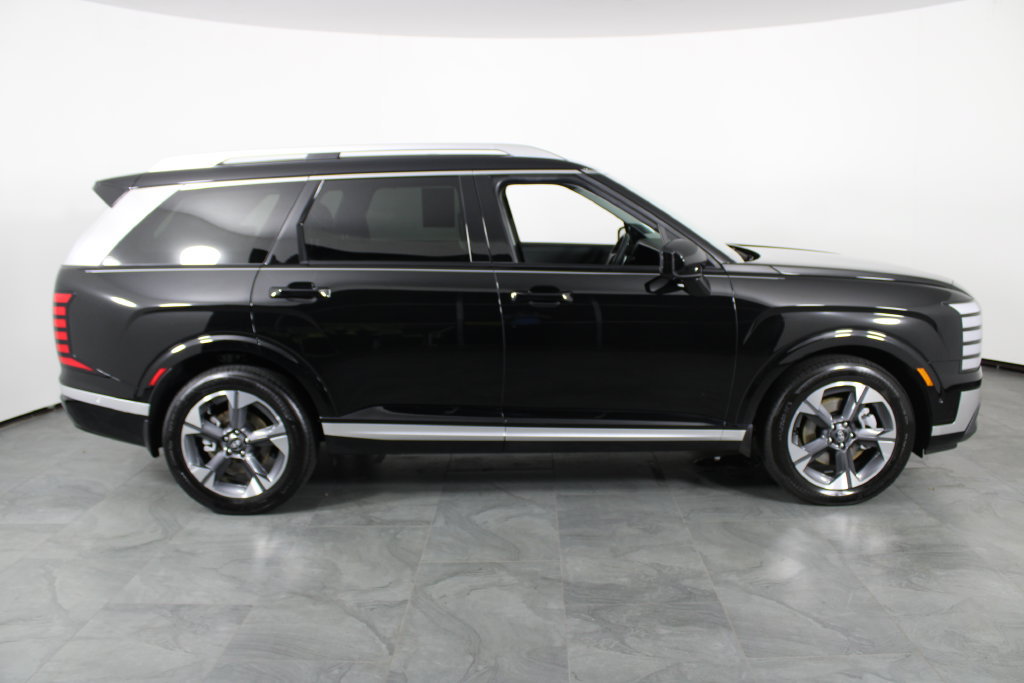 Certified 2026 Hyundai Palisade Limited FWD image 12