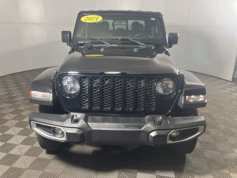 Used 2021 Jeep Gladiator Sport image 4