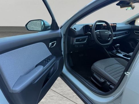 Used 2025 Kia K4 EX FWD image 18