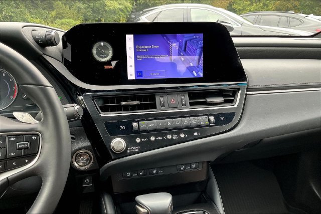 Certified 2024 Lexus ES 350 w/ Premium Package FWD image 9