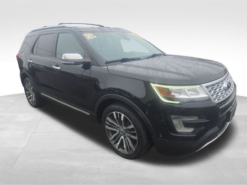 Used 2017 Ford Explorer Platinum image 8