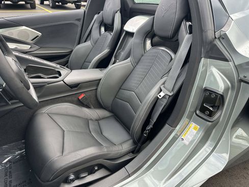 Used 2023 Chevrolet Corvette Stingray Preferred Conv w/ Z51 Performance Package RWD image 11