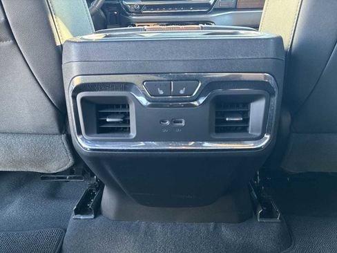 Used 2023 Chevrolet Silverado 1500 High Country image 27