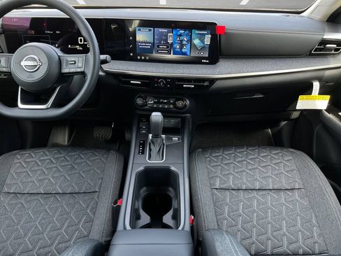 New 2026 Nissan Kicks SV w/ Cold Weather Package FWD image 4