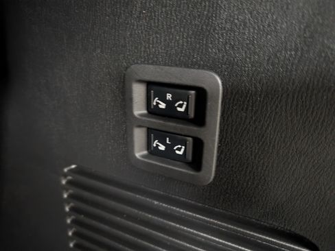 Used 2020 Nissan Armada Platinum image 34