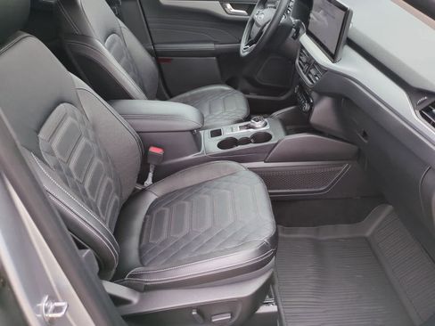 Used 2023 Ford Escape Platinum w/ Premium Technology Package AWD/4WD image 21
