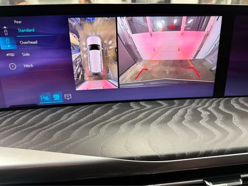 Used 2026 Cadillac Escalade Luxury w/ LPO, Floor Liner Package image 20