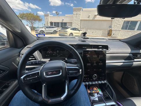 Used 2026 GMC Terrain Elevation w/ Elevation Premium Package FWD image 6