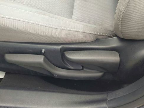 Used 2015 Toyota Corolla LE image 18