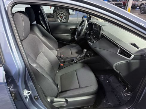 Used 2025 Toyota Corolla LE FWD image 24