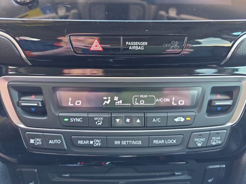 Used 2022 Honda Pilot Touring image 24