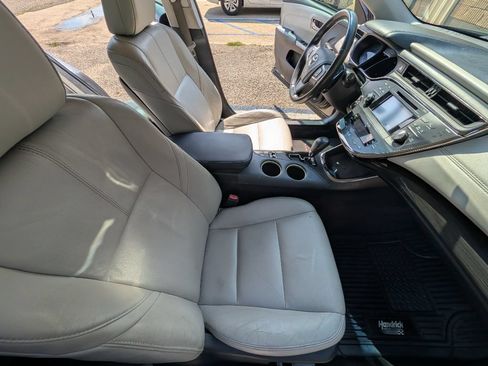 Used 2015 Toyota Avalon XLE FWD image 10