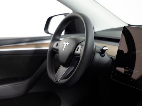Used 2023 Tesla Model Y Performance AWD/4WD image 26