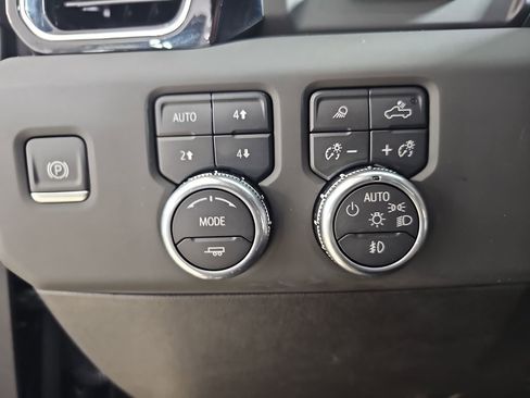 Used 2025 GMC Sierra 2500 Denali Ultimate image 30