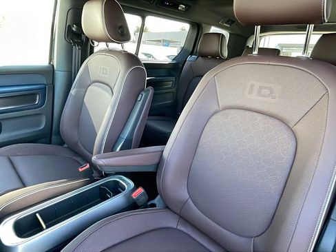 New 2025 Volkswagen ID. Buzz Pro S image 15